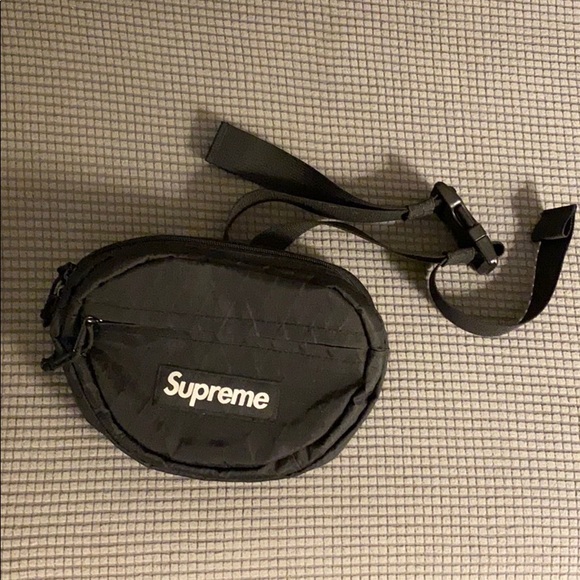 supreme fanny pack fw18